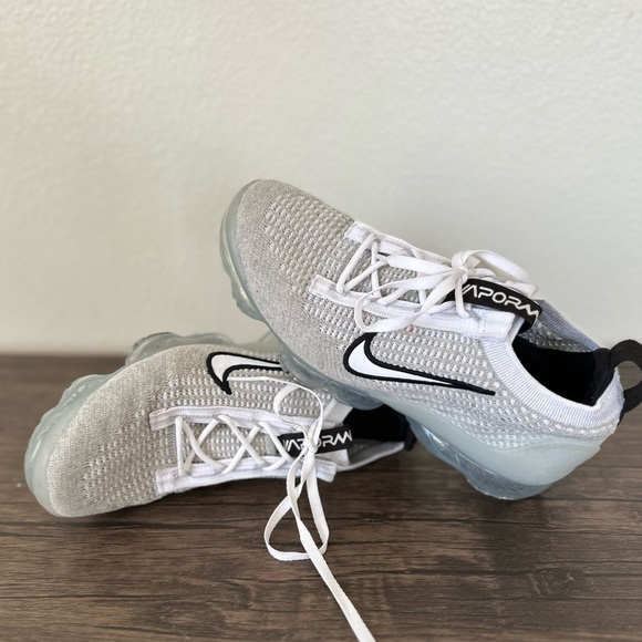 Nike Shoes - Basically New women’s Nike